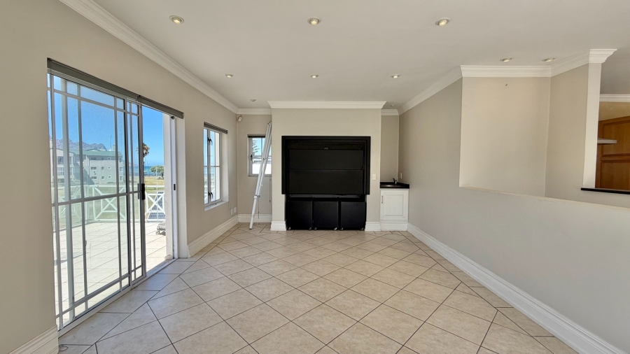 5 Bedroom Property for Sale in Greenways Golf Estate Western Cape